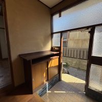 杉並区大宮の賃貸物件/玄関の型ガラスなども貴重