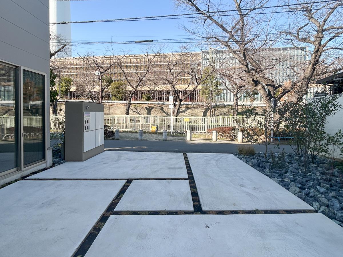 杉並区高井戸東の賃貸物件/中庭は広々としたスペース