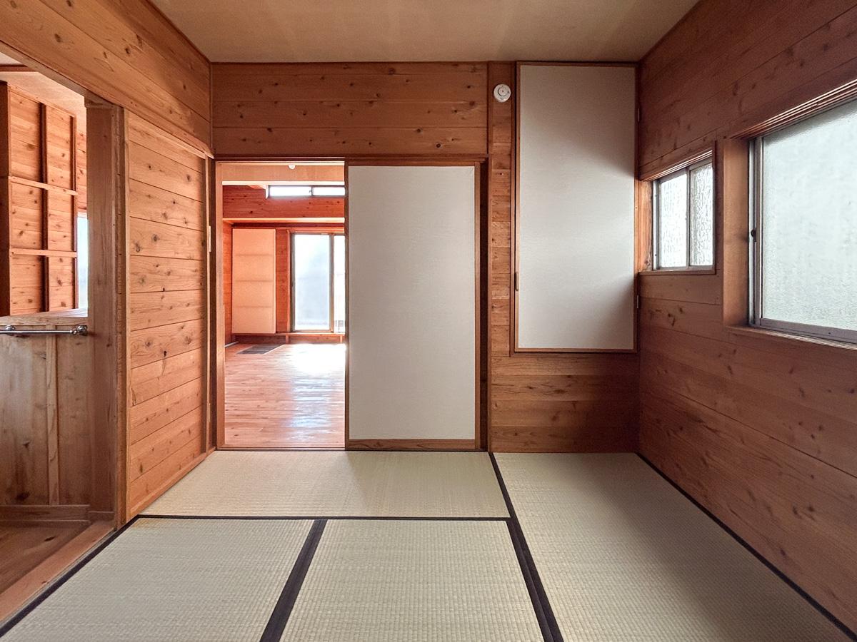 文京区千駄木の賃貸物件/2階和室は６畳ほどのスペース