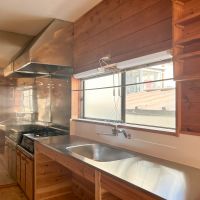 文京区千駄木の賃貸物件/シンクスペースが広く、日々の料理も余裕を持ってこなすことができそうです