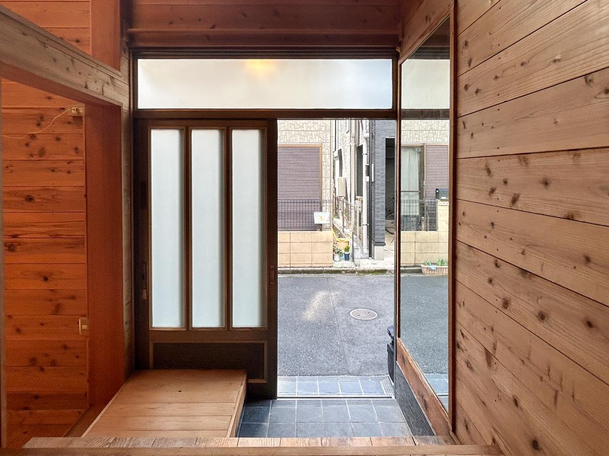 文京区千駄木の賃貸物件/玄関