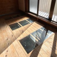 文京区千駄木の賃貸物件/2階の床ガラスは強化ガラス