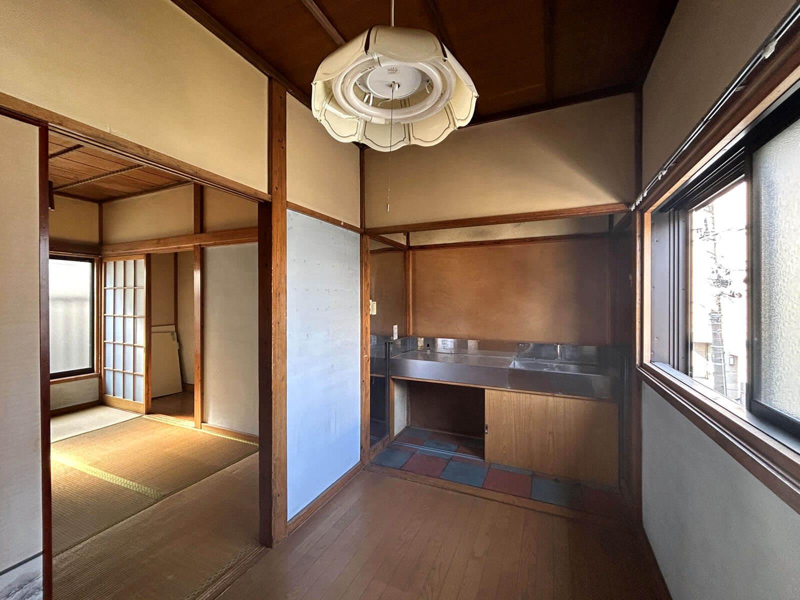 大田区大森中の賃貸物件/2F：3-4帖のふしぎ空間、明るく風通しよくやけに落ち着きます