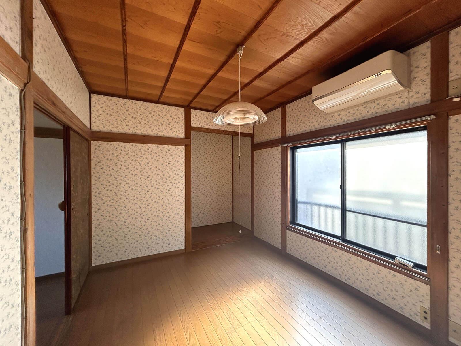 大田区大森中の賃貸物件/2F：南向きの明るい部屋、床の間があった和室を途中から洋室に