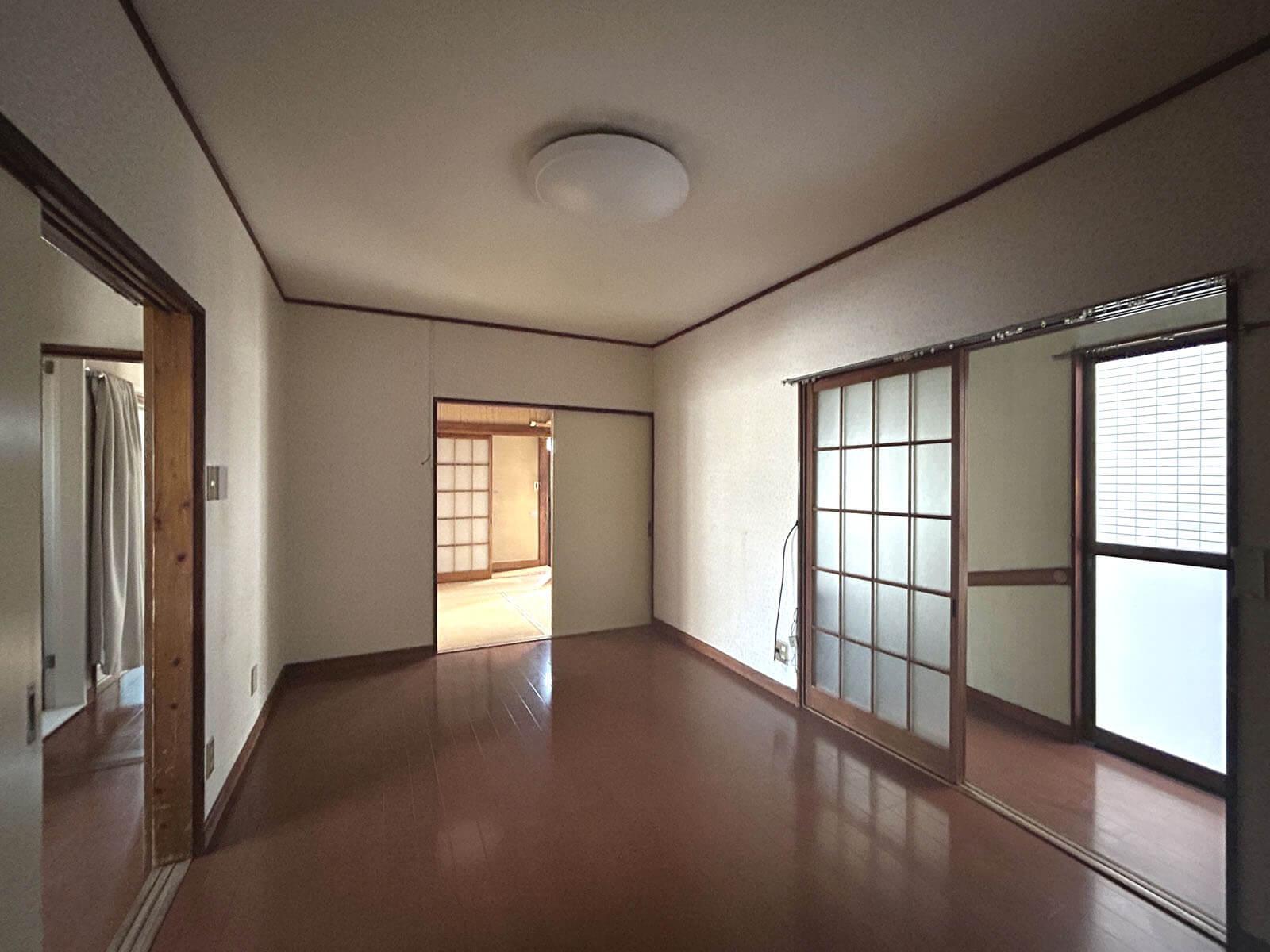 大田区大森中の賃貸物件/1F：振り返ると右側に縁側のようなスペース