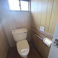 大田区大森中の賃貸物件/1F：トイレはゆったり使えるこちらをメインに