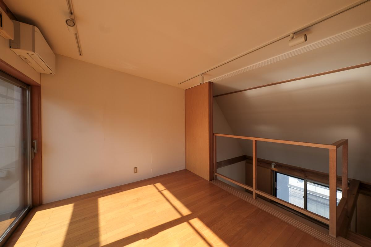 新宿区赤城下町の売買物件/子供部屋や書斎にも使えそうな4階