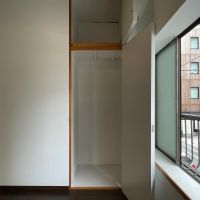 中野区東中野の賃貸物件/窓際に収納があります