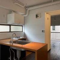 中野区東中野の賃貸物件/L字のキッチンは、ゆとりがあり料理がしやすいのが魅力