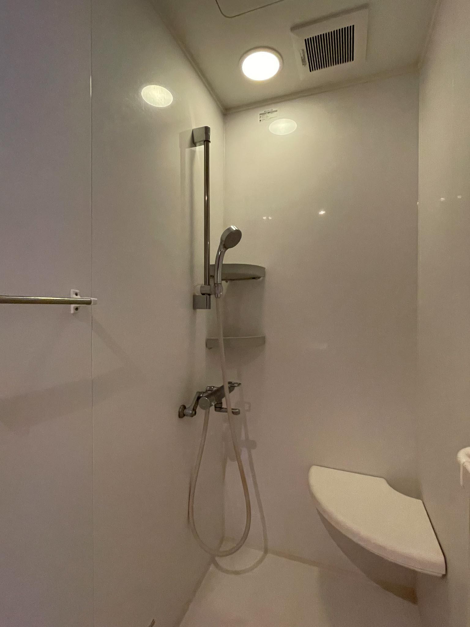 中野区東中野の賃貸物件/浴槽はなく、シャワールームです