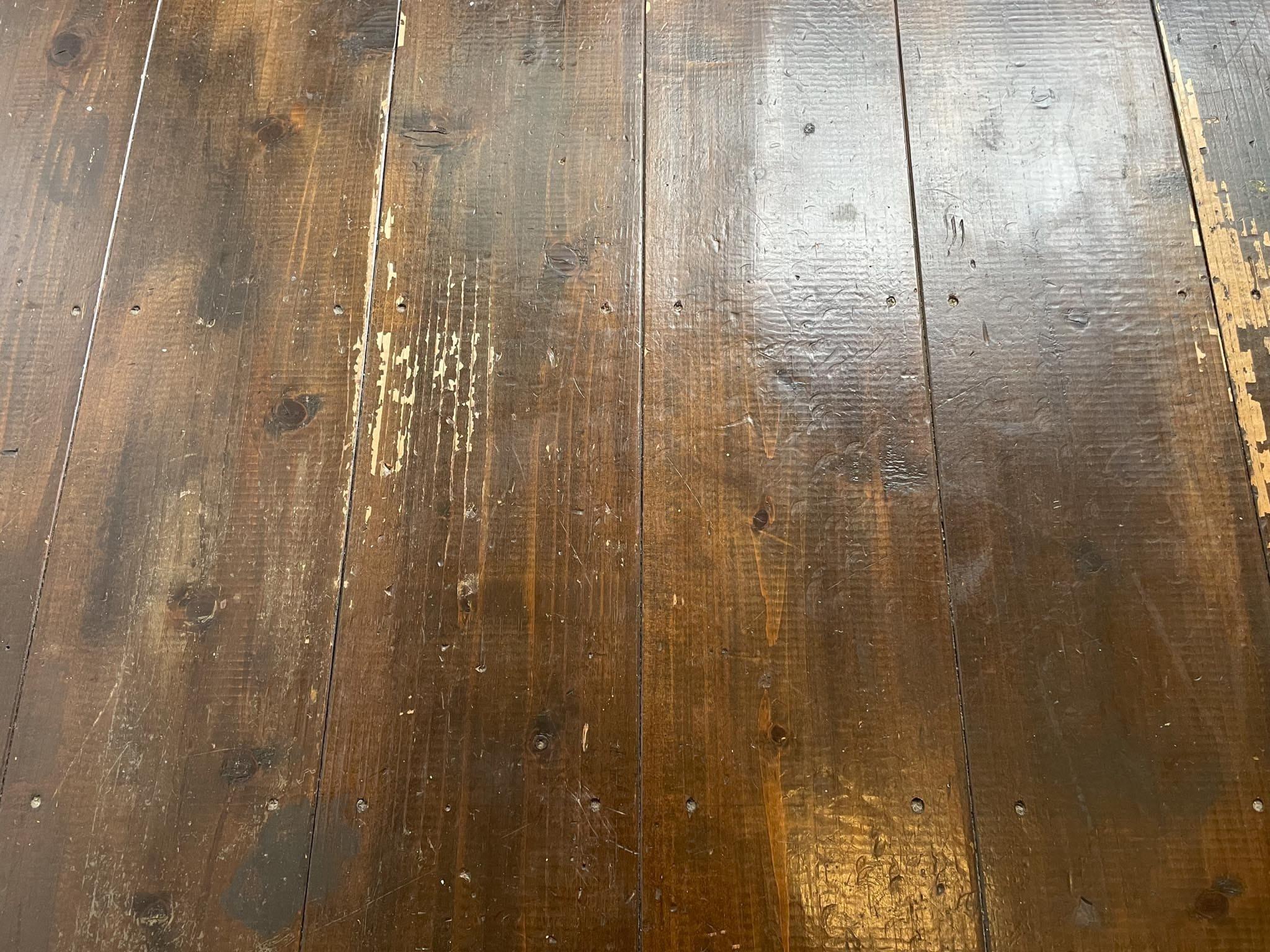 中野区東中野の賃貸物件/年季の入ったフローリング。これが空間に深い味わいを醸し出しています