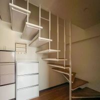 港区赤坂の賃貸物件/階段。横にはシューズボックスがあります