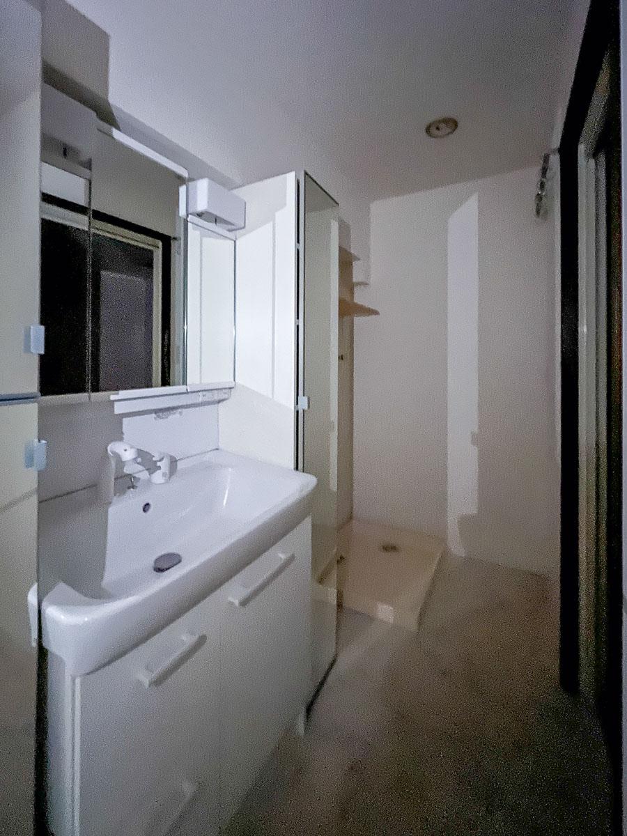 港区赤坂の賃貸物件/洗面と洗濯機置き場