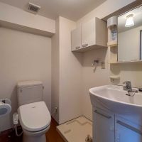世田谷区池尻の賃貸物件/洗面脱衣室。トイレと同室