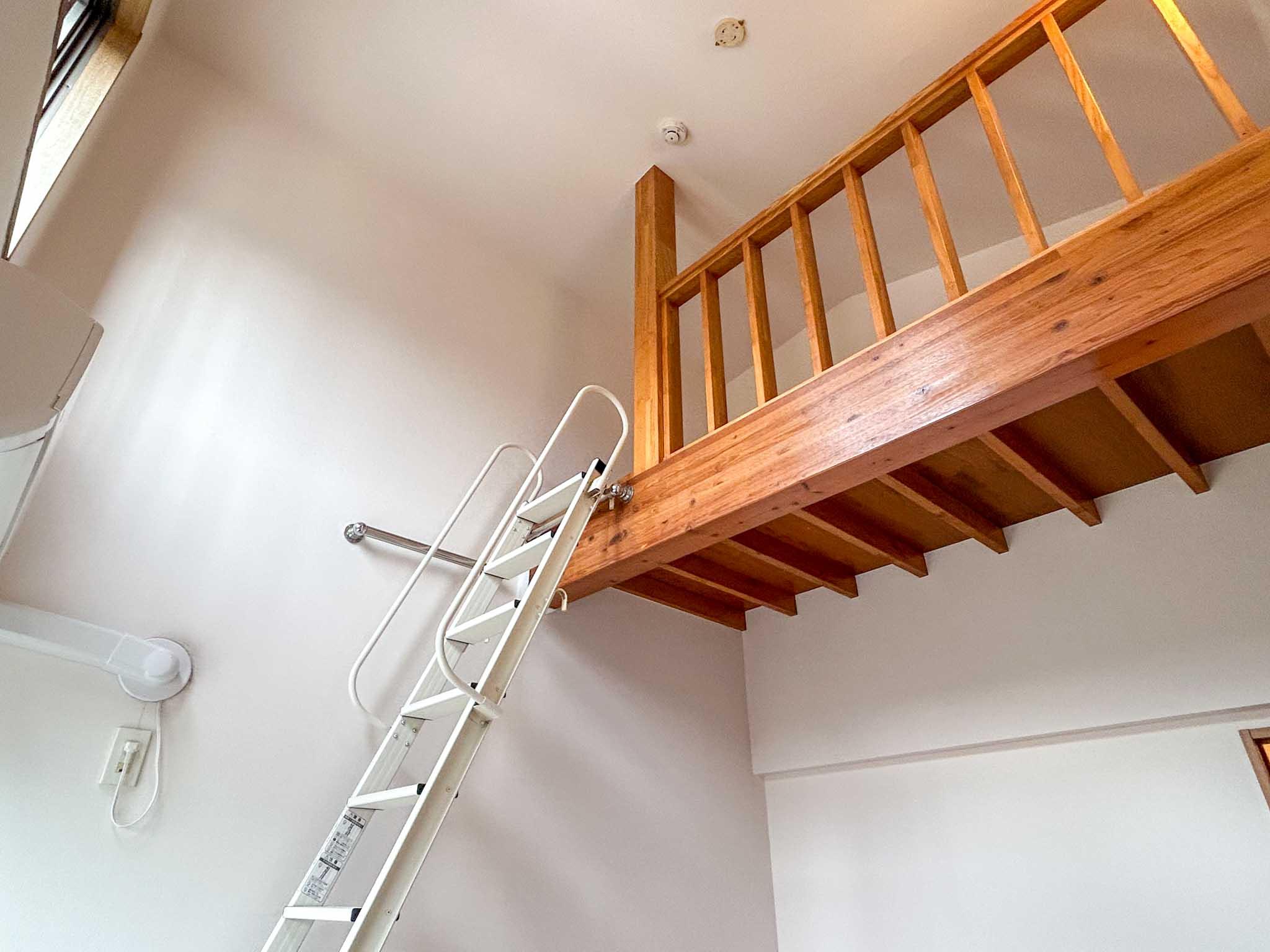 杉並区成田東の賃貸物件/2階：見上げるほど高い天井高