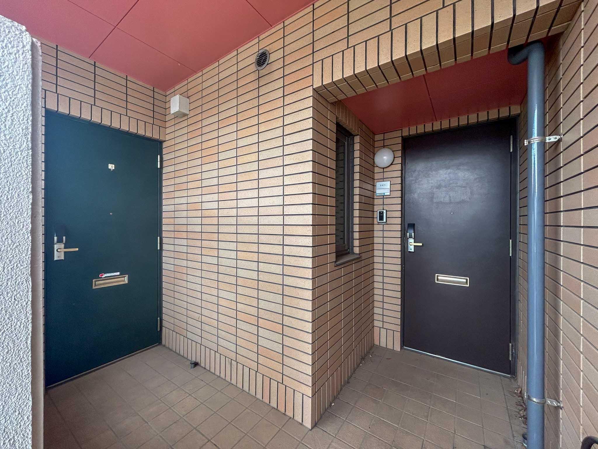 杉並区成田東の賃貸物件/玄関先。隣にもうひと区画あります