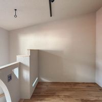 台東区日本堤の賃貸物件/3階は勾配天井。高いところで2.5mほどの高さ。低いところは2mほど。