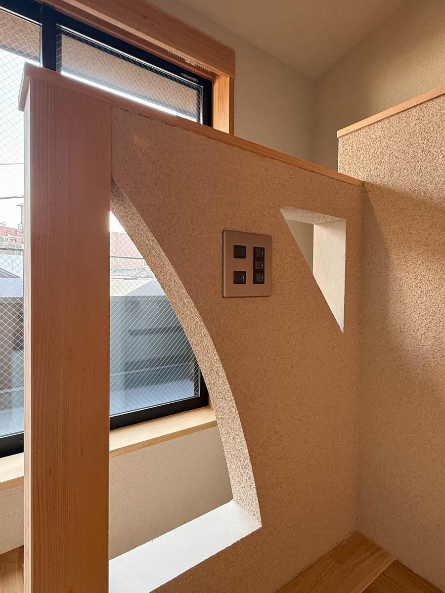 台東区日本堤の賃貸物件/腰壁のデザインが特徴的