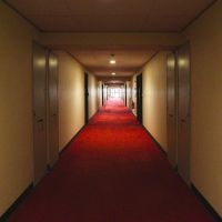 中野区中野の売買物件/重厚な共用廊下