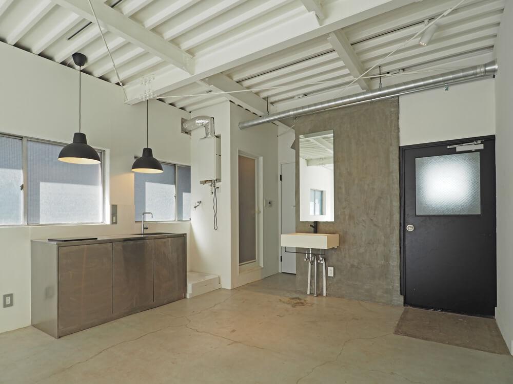 台東区台東の賃貸物件/水回りは部屋の隅にコンパクトにまとまっています