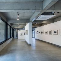 沖縄県宮古島市平良字下里の売買物件/シンプルながらも作品が展示しやすいような内装 photo：Kenta Hasegawa