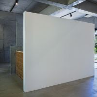 沖縄県宮古島市平良字下里の売買物件/入り口を入ってすぐのスペース photo：Kenta Hasegawa