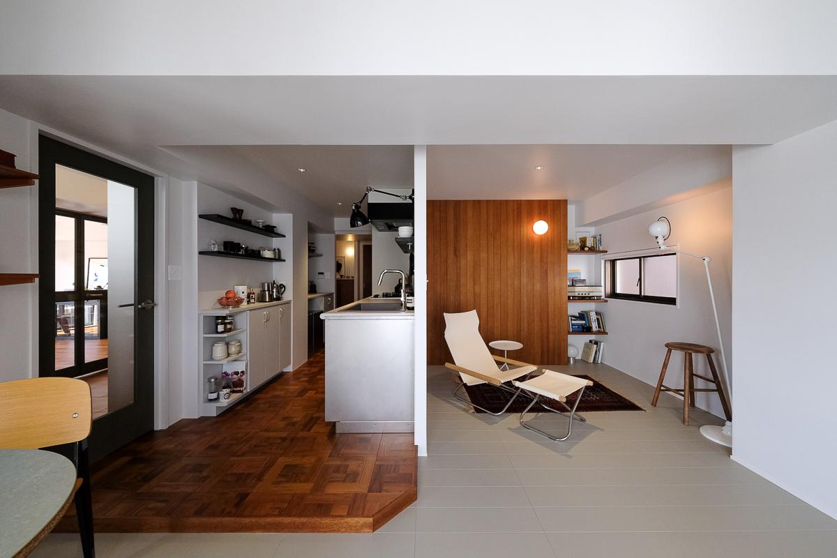 台東区小島の売買物件/床や壁の素材や色の切り返しがきれい