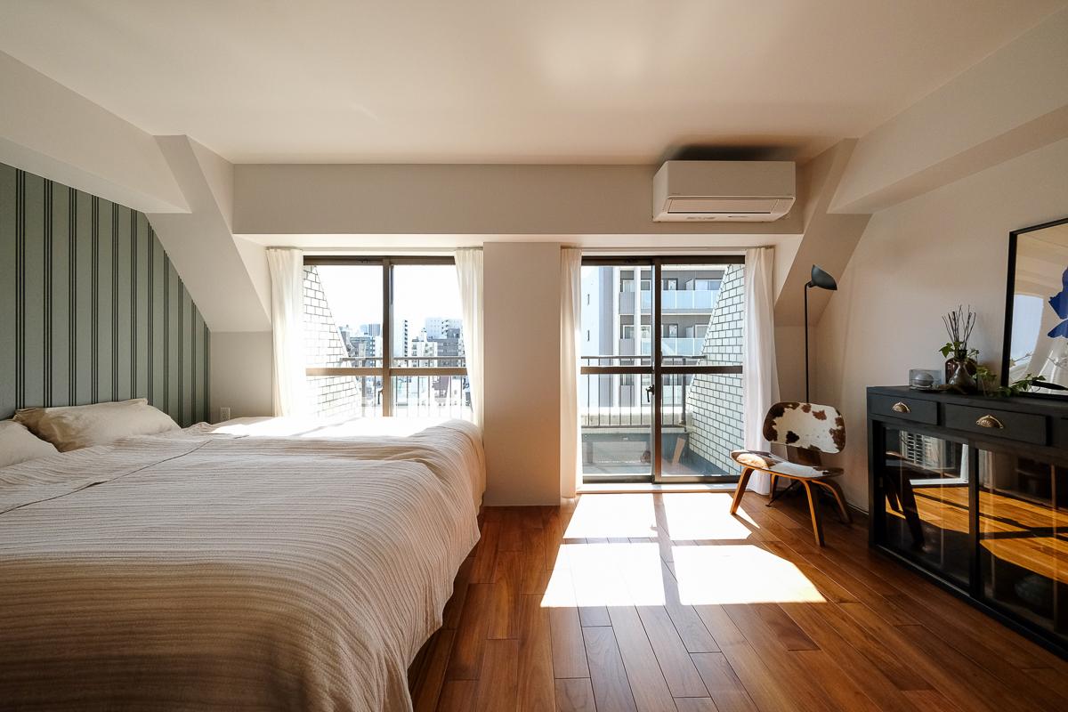 台東区小島の売買物件/南向きで明るい寝室