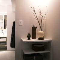 台東区小島の売買物件/洗面室前の飾り棚