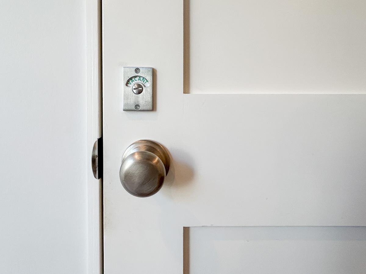 渋谷区南平台町の賃貸物件/トイレのドアノブもこだわりを感じます