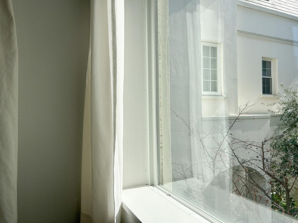 渋谷区南平台町の賃貸物件/2階の窓辺も印象的な風景