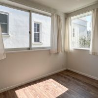 渋谷区南平台町の賃貸物件/2階も大きな窓がふたつあり、光が室内に溜まります