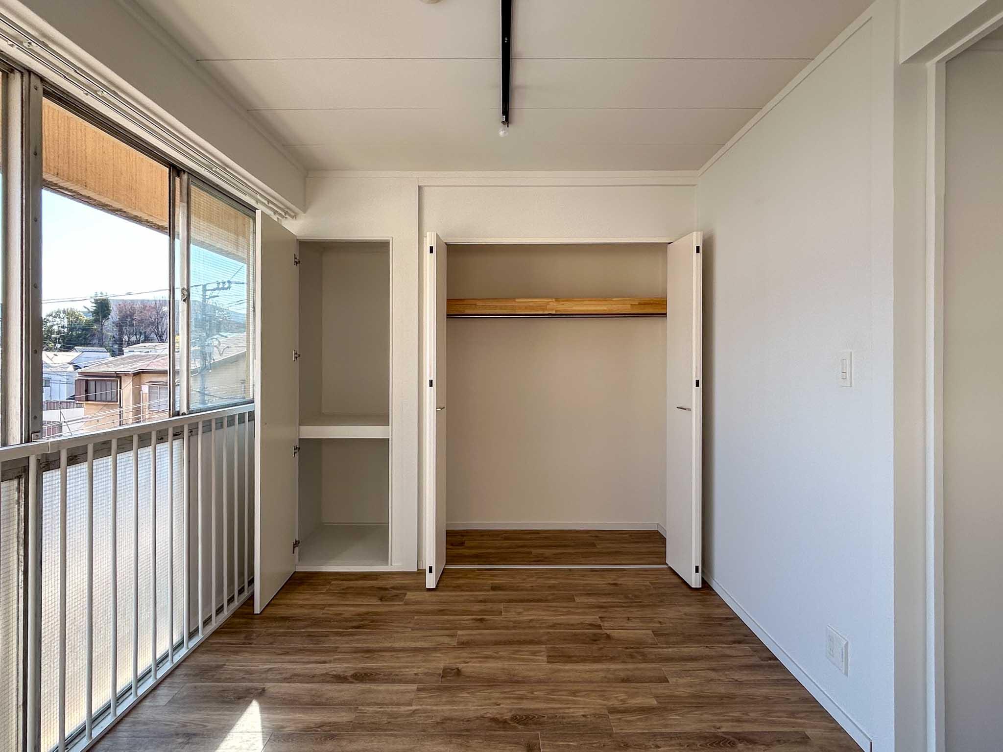 文京区白山の賃貸物件/左が押入れ、右がクローゼット