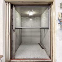 台東区鳥越の賃貸物件/1階：2階とつながるリフト。荷物を運ぶのに重宝しそう