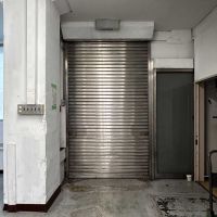 台東区鳥越の賃貸物件/1階：小さいシャッターを室内から。リフトの近くにあるので、大きい荷物でなければここから搬出入するイメージかなと