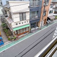台東区鳥越の賃貸物件/3階から前面道路側を見下ろす