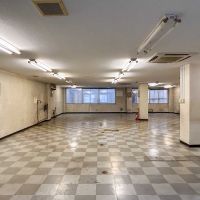 台東区鳥越の賃貸物件/3、4階：東側をみる。荷物や間仕切り壁がなければ、1、2階もこんな感じになります