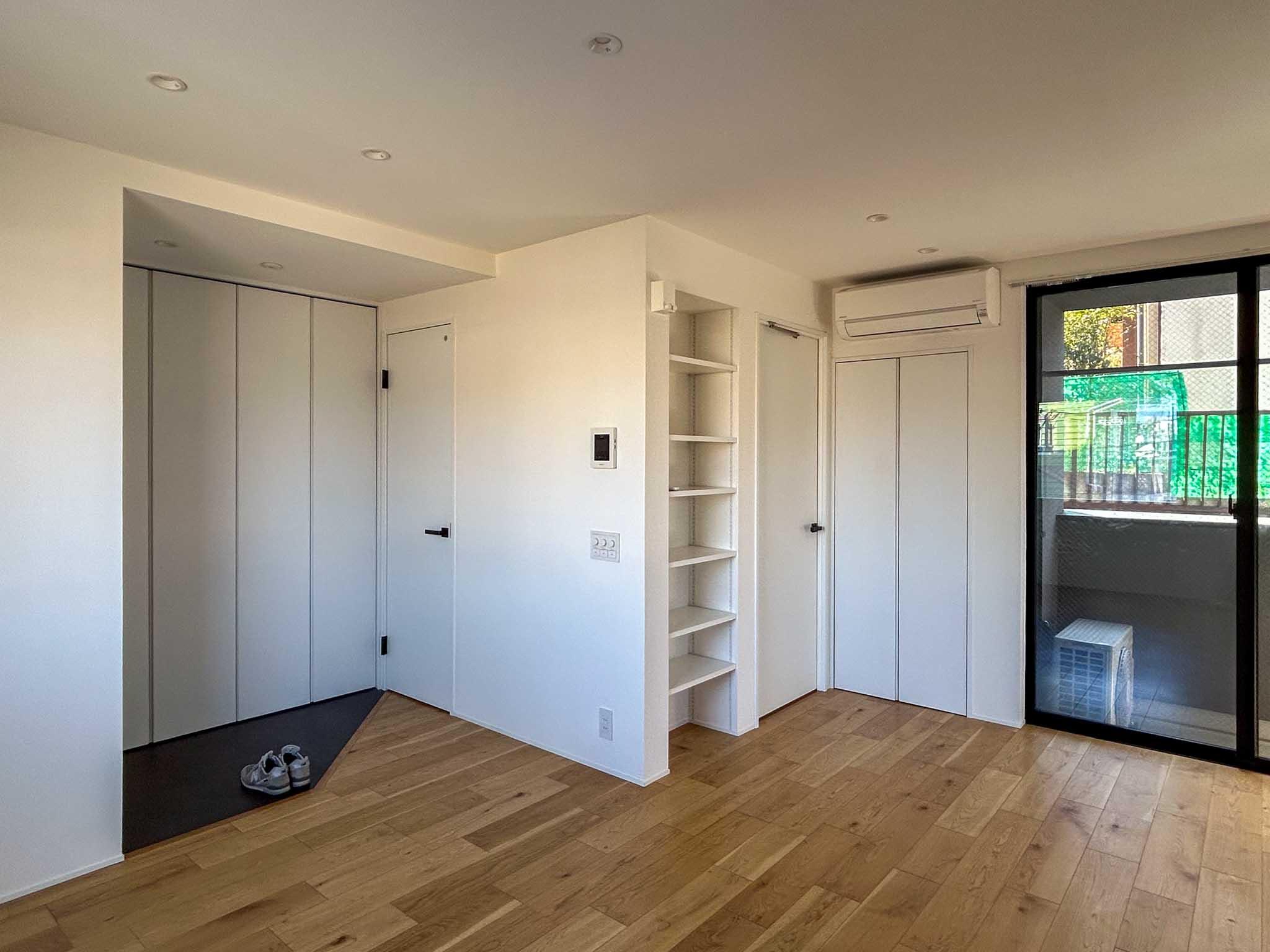 世田谷区奥沢の賃貸物件/玄関側にトイレ、洗面、浴室がまとまっているつくり