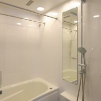 三鷹市下連雀の賃貸物件/浴室。レインシャワー、追いだき、浴室乾燥機が付いています