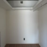 三鷹市下連雀の賃貸物件/ウォークインクローゼット。衣類はここへ、まとめて収納できますね