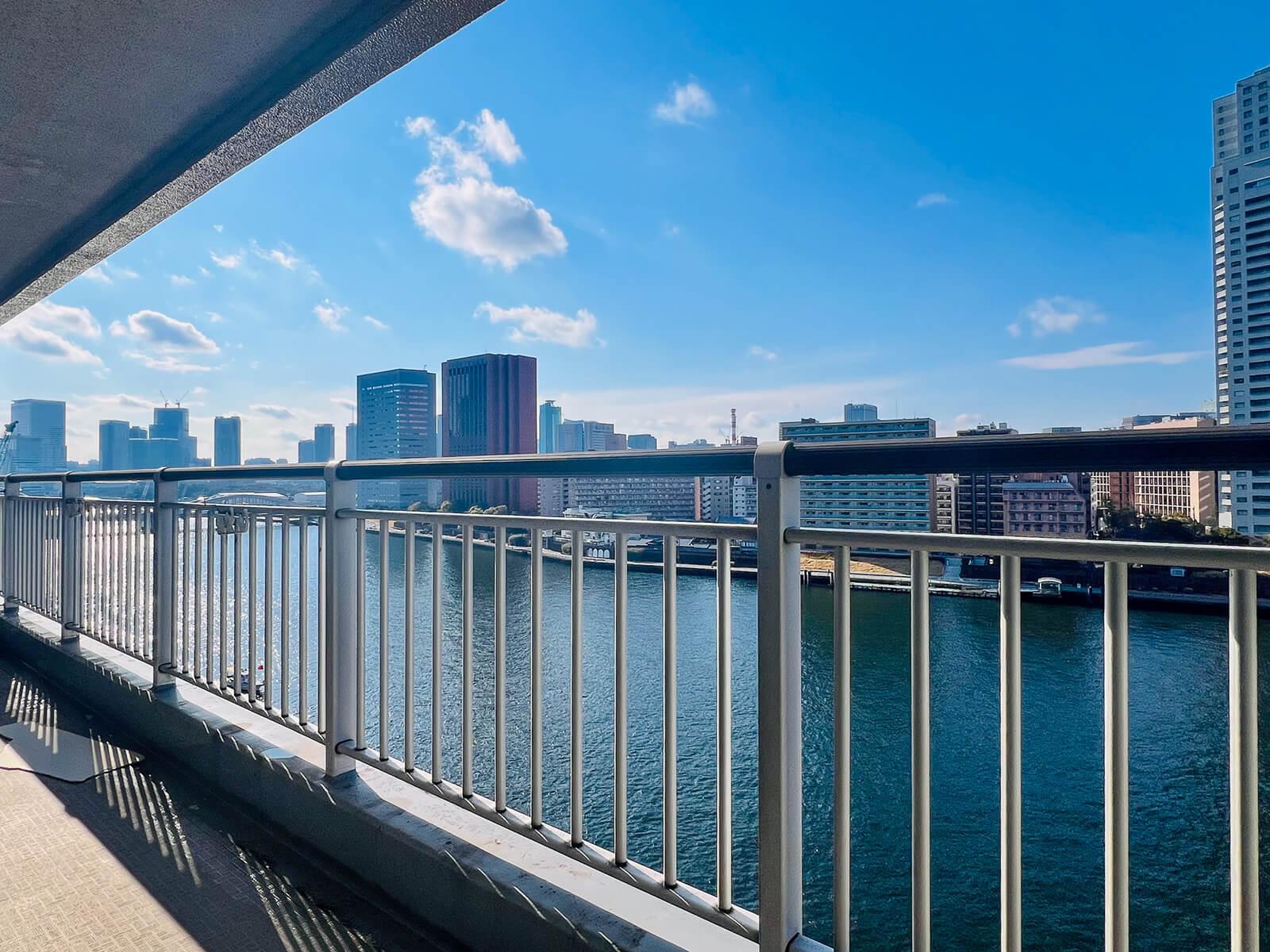 中央区月島の売買物件/バルコニーも心地いい