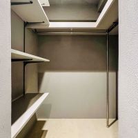 中央区月島の売買物件/洗濯機置き場の奥にウォークインクローゼット