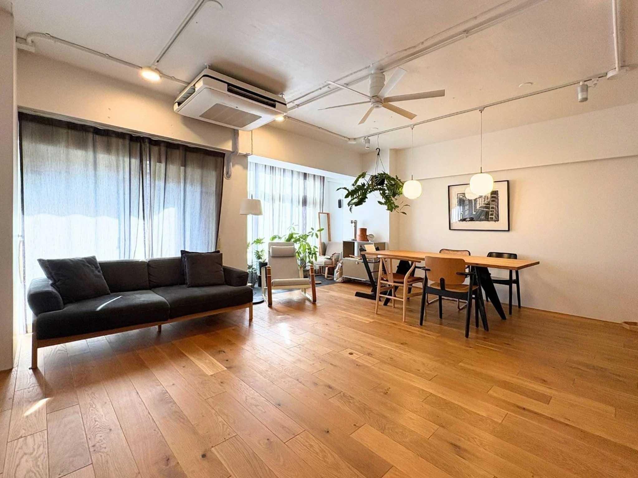 横浜市港北区日吉本町の売買物件/リビングは20帖近くあり、ゆったりと使えます