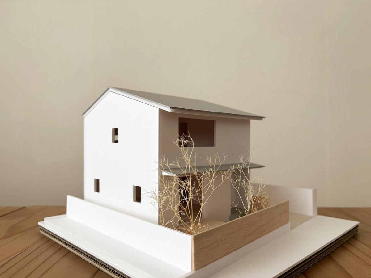 東久留米市小山の売買物件/模型外観　お庭につながるデッキがある