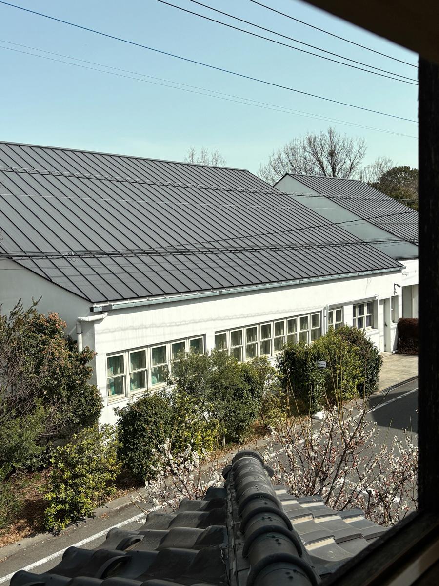 町田市忠生の賃貸物件/北側洋室からの眺望。目の前は「しぜんの国保育園」