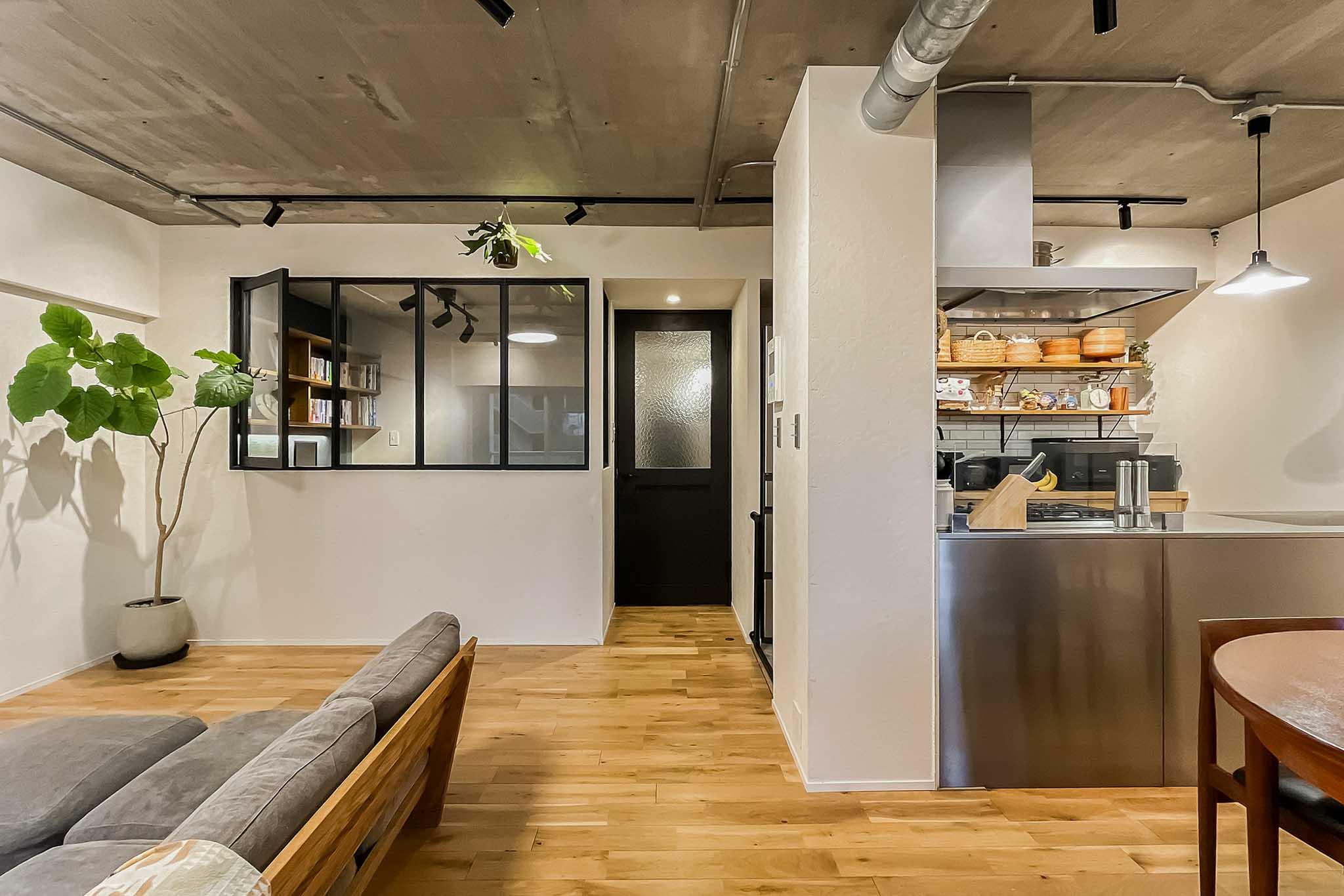 新宿区上落合の売買物件/玄関側をみる