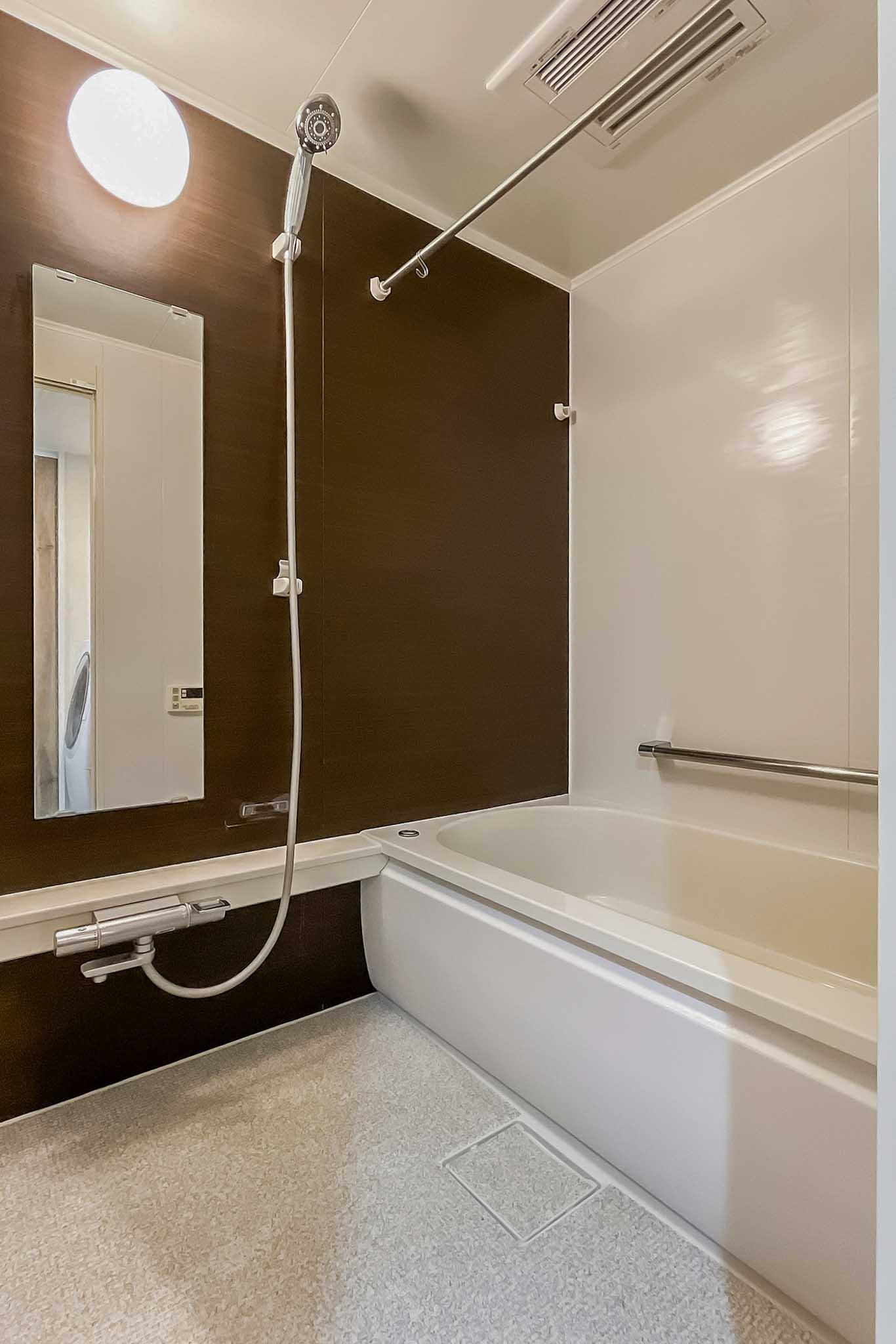 新宿区上落合の売買物件/浴室。追いだき機能付き