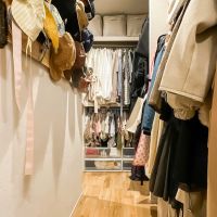 新宿区上落合の売買物件/ウォークインクローゼット。T字型にたくさん収納できる