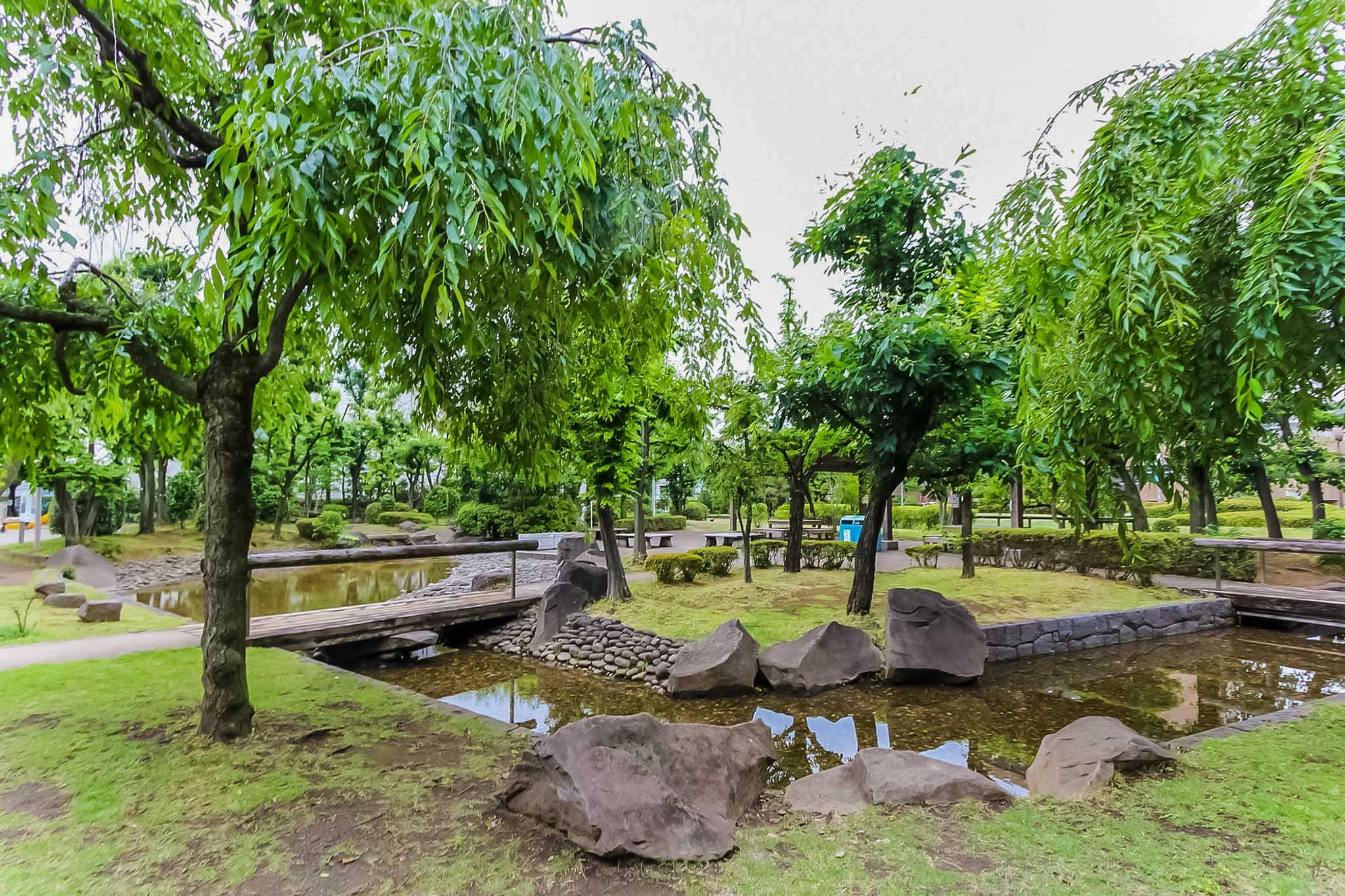 新宿区上落合の売買物件/水場があって散歩したくなる、「せせらぎの里公苑」