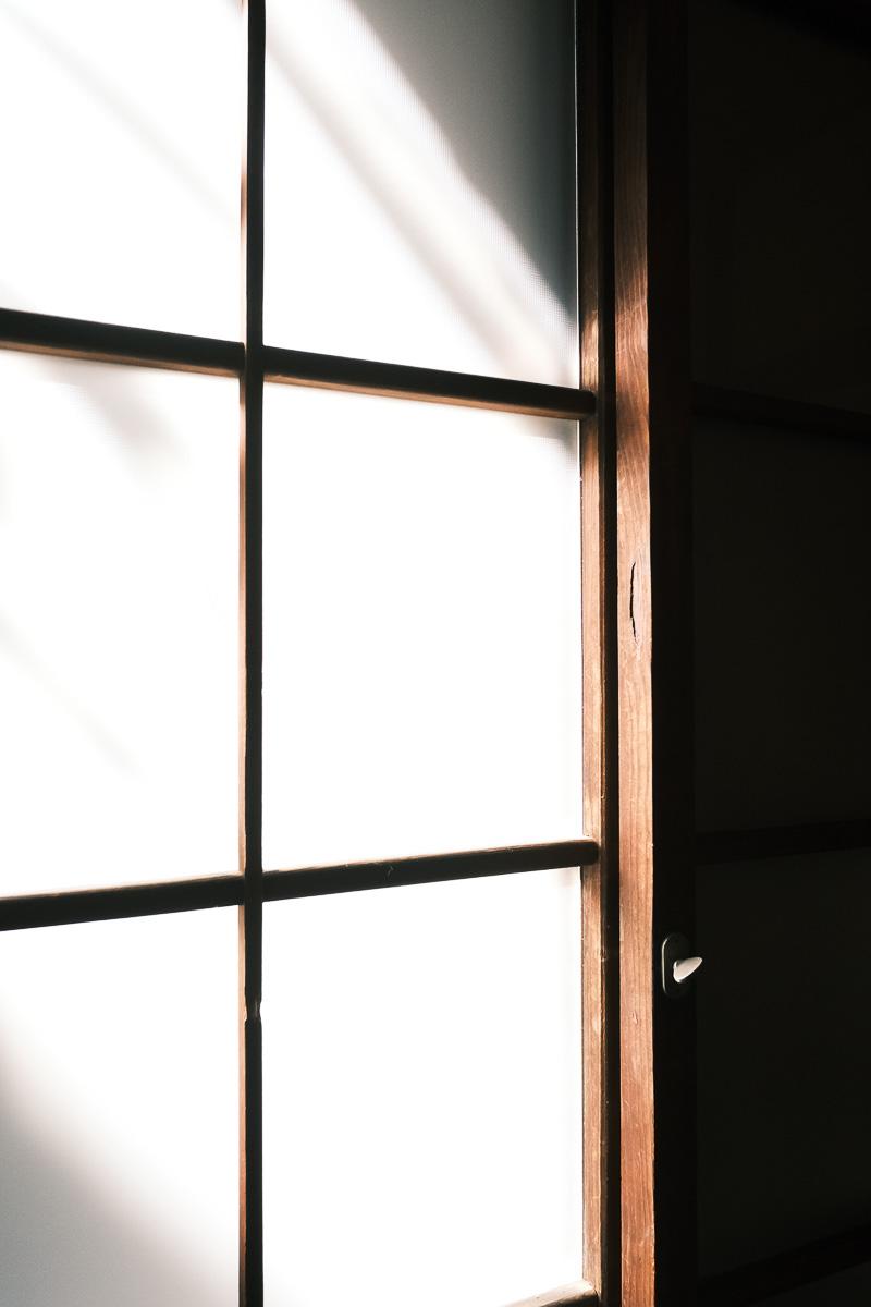 世田谷区上祖師谷の賃貸物件/現役の木製サッシ